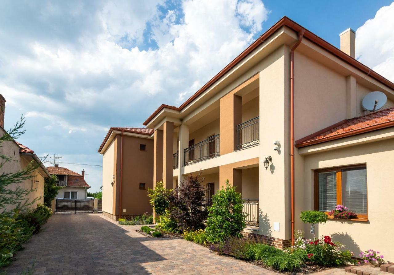 Villa Ephelia ดูนาจสก้า สเตรด้า ภายนอก รูปภาพ